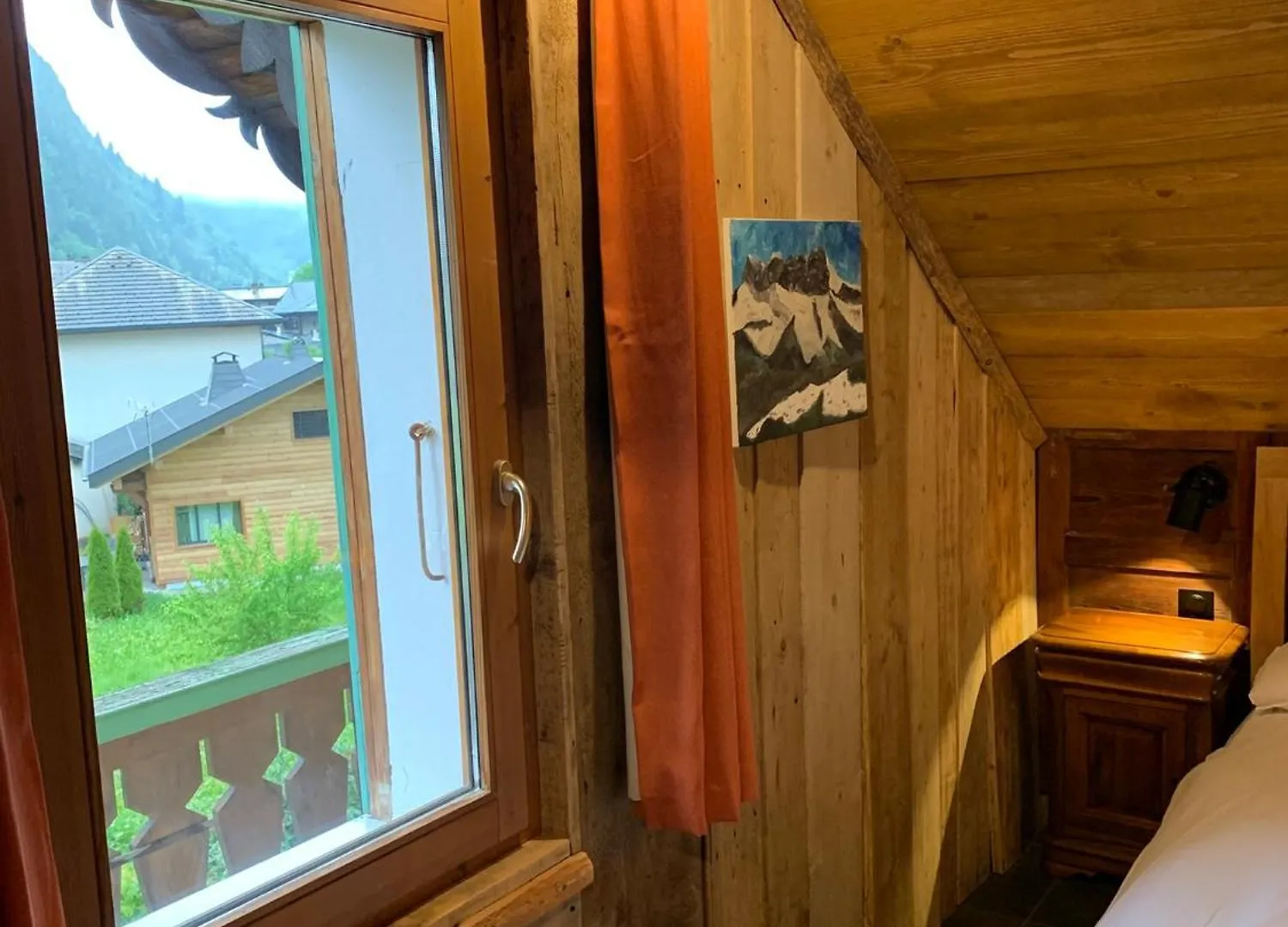 Apartment Alys, Contemporary Style Apartment In Mountain Village Abondance