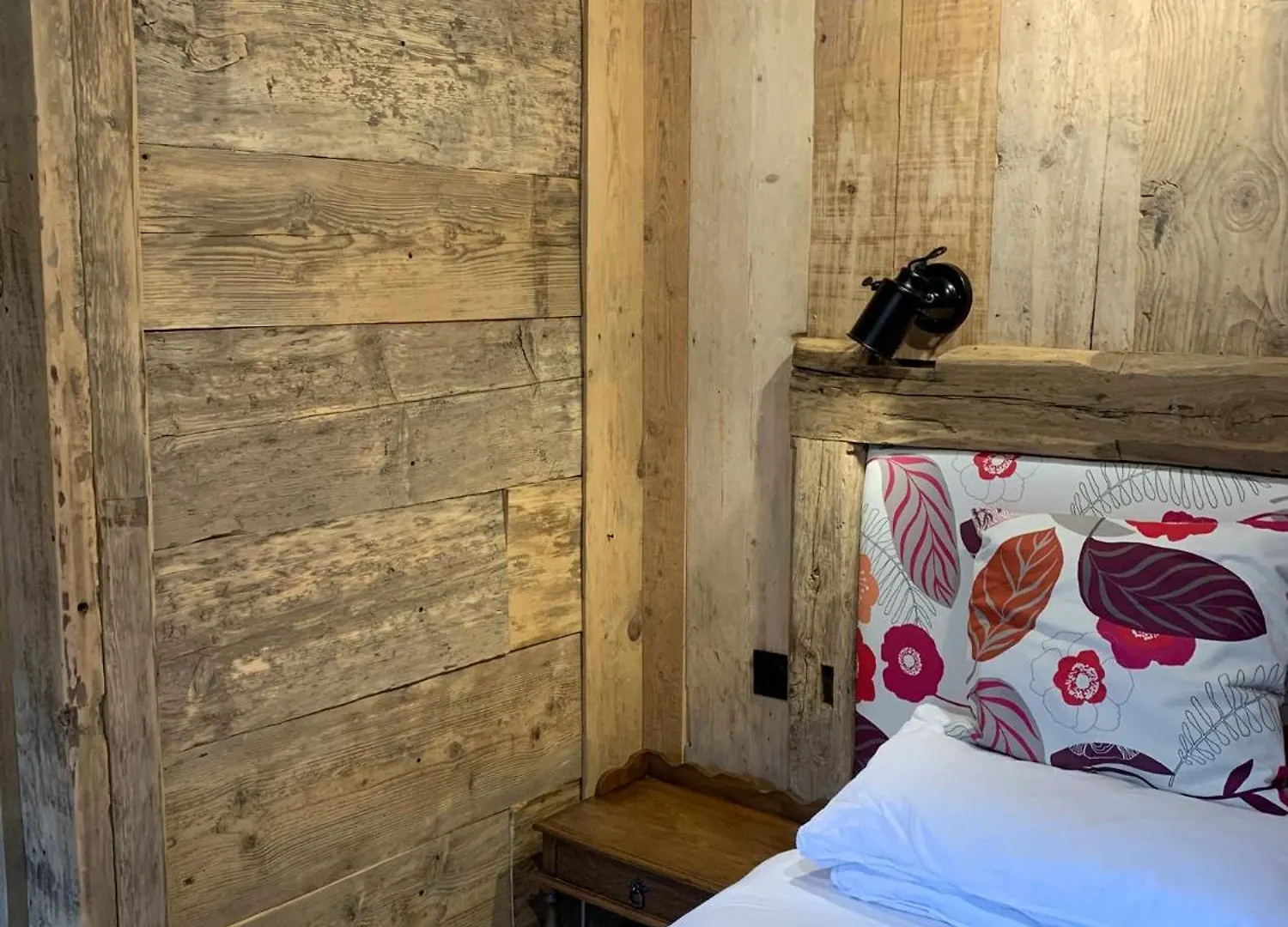 Apartment Alys, Contemporary Style Apartment In Mountain Village Abondance